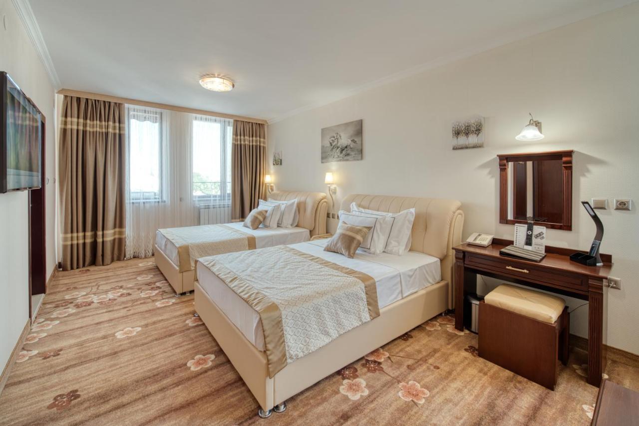Residence Konstantina Palace Καζανλούκ Εξωτερικό φωτογραφία