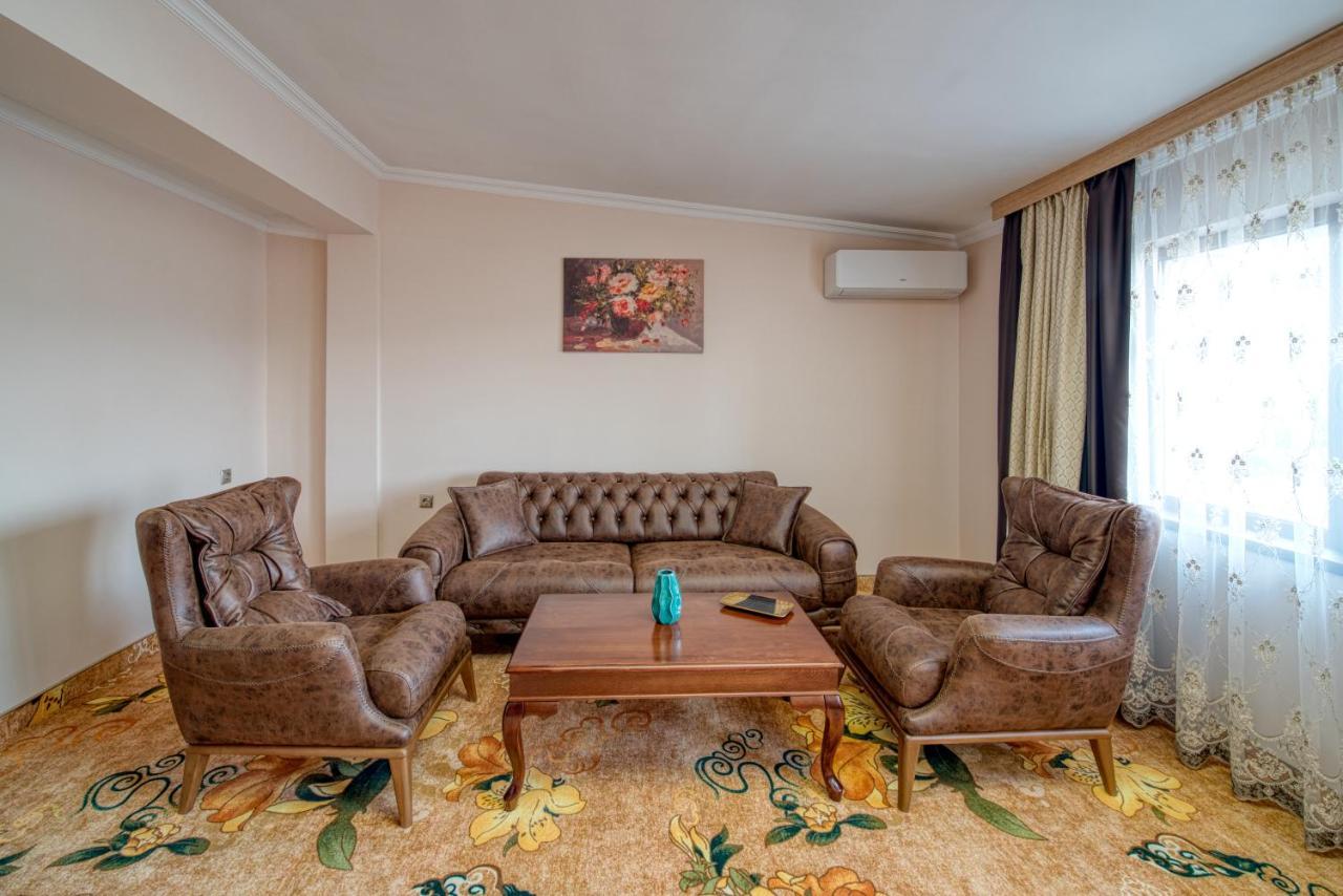 Residence Konstantina Palace Καζανλούκ Εξωτερικό φωτογραφία