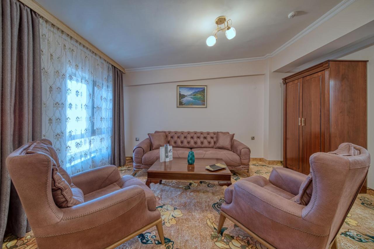 Residence Konstantina Palace Καζανλούκ Εξωτερικό φωτογραφία